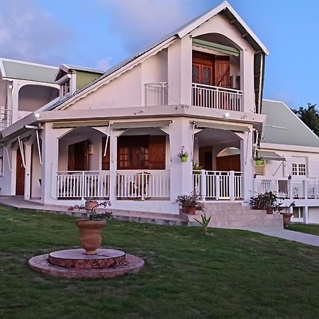 L'Aseta Paradise Grand-Bourg  Exterior photo