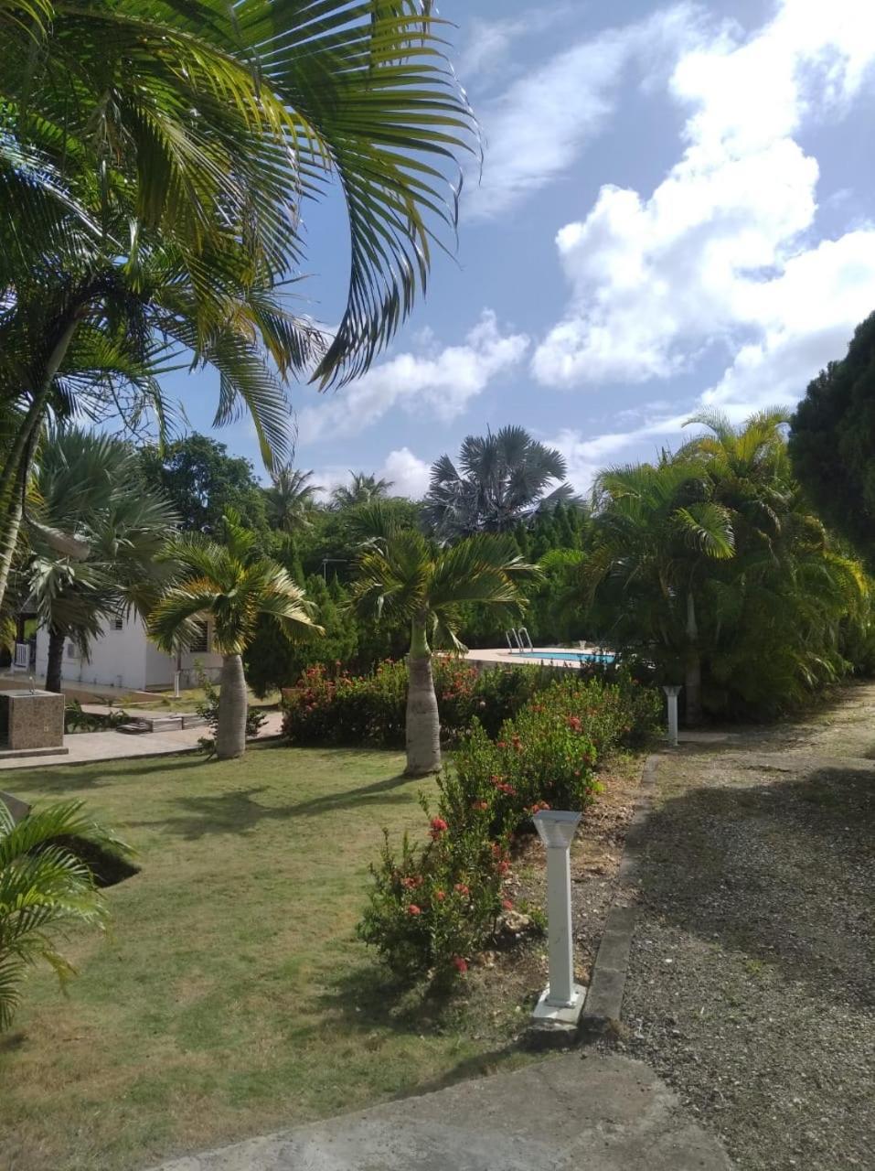 L'Aseta Paradise Grand-Bourg  Exterior photo