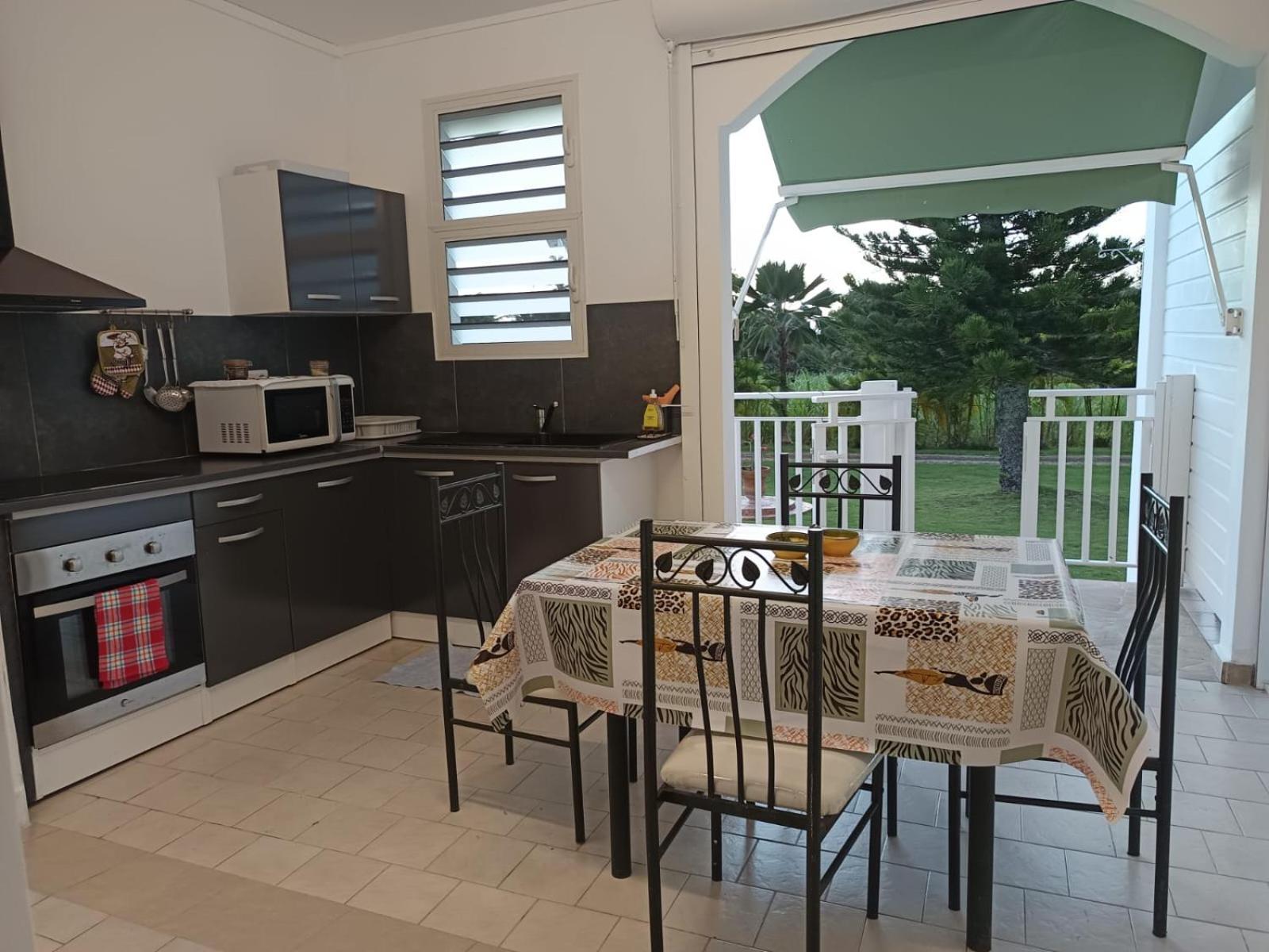 L'Aseta Paradise Grand-Bourg  Exterior photo